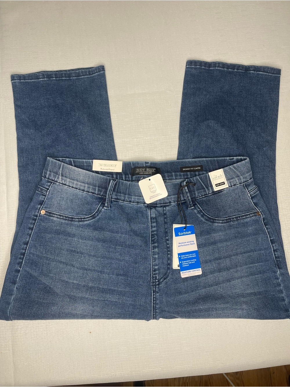 Judy Blue Medium Wash Skinny Fit Capri High Waist Jeans (16W) NWT - Picture 5 of 9